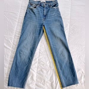 Abercrombie Ultra High Rise Ankle Straight Jean